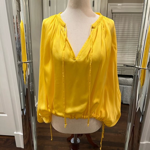 Rhode Top - Picture 10 of 11